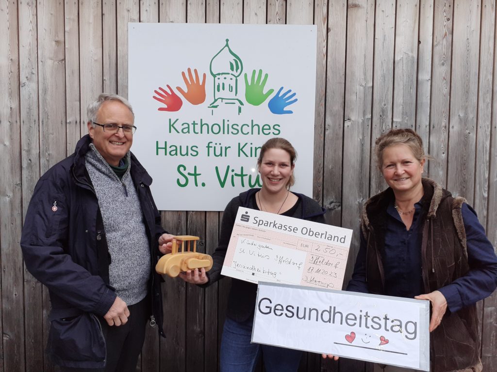 Übergabe  Scheck an Katholisches Haus für Kinder St. Vitus in Iffeldorf